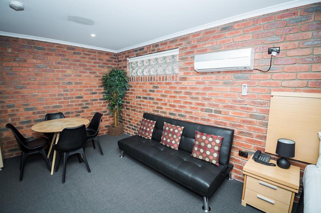 Australian Settlers Motor Inn Swan Hill Esterno foto