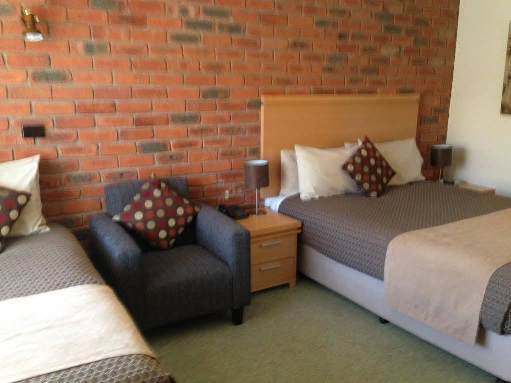 Australian Settlers Motor Inn Swan Hill Esterno foto