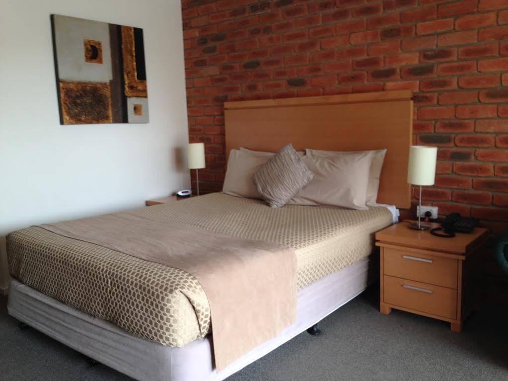 Australian Settlers Motor Inn Swan Hill Esterno foto