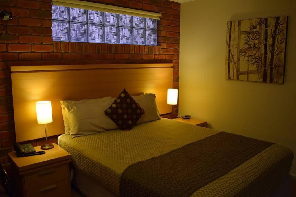 Australian Settlers Motor Inn Swan Hill Esterno foto