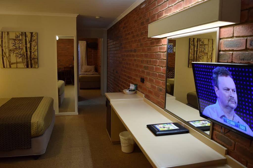 Australian Settlers Motor Inn Swan Hill Esterno foto