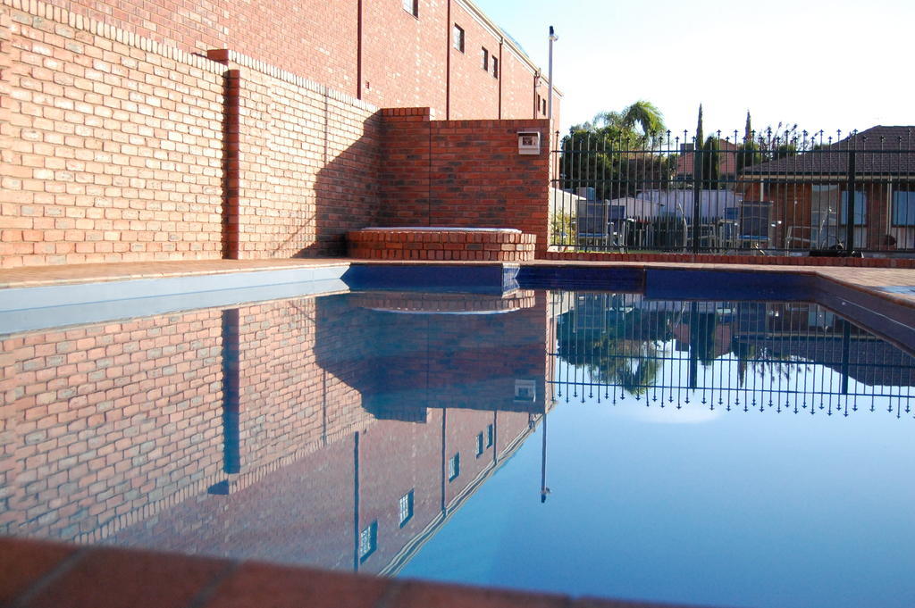 Australian Settlers Motor Inn Swan Hill Esterno foto