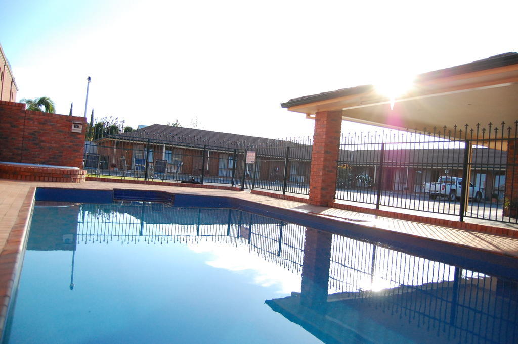 Australian Settlers Motor Inn Swan Hill Esterno foto