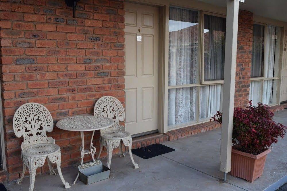 Australian Settlers Motor Inn Swan Hill Esterno foto